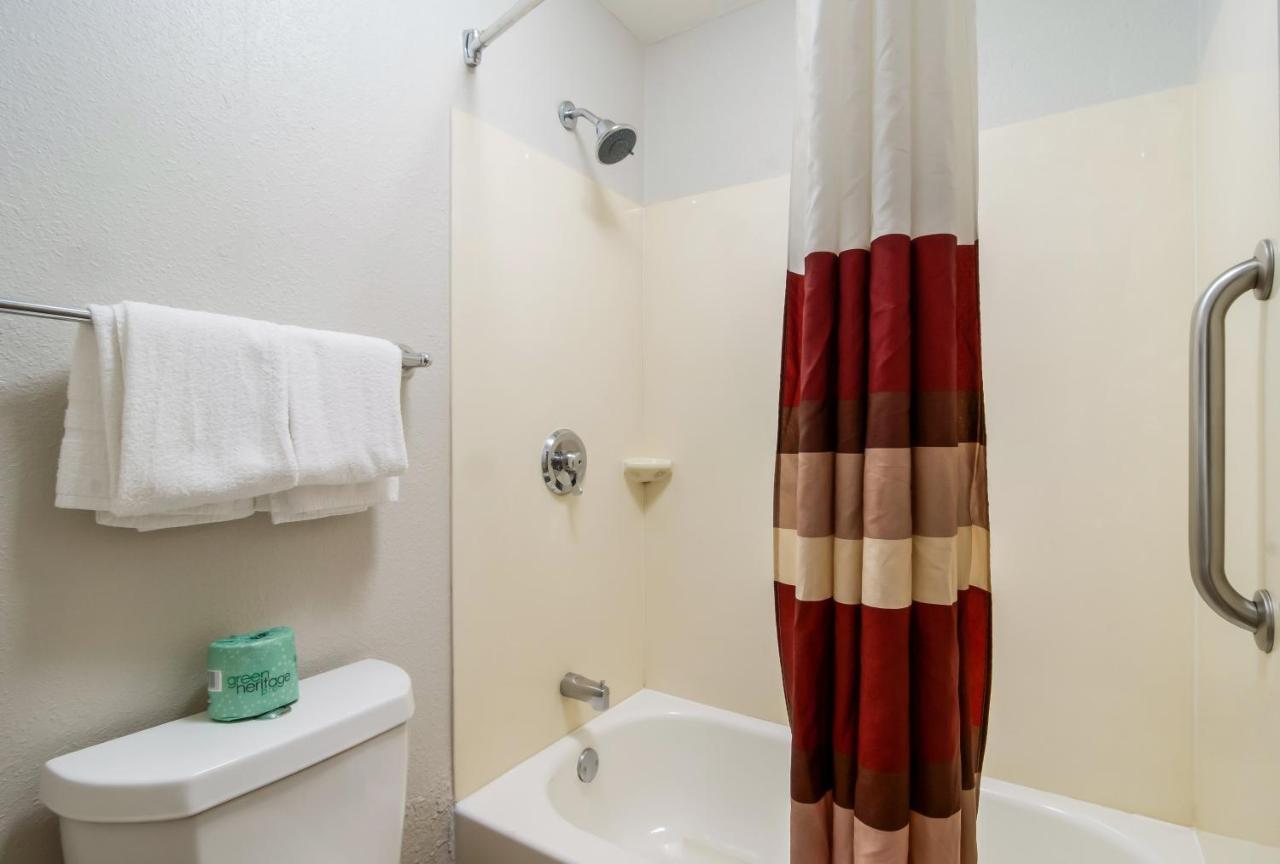 Red Roof Inn Durham - Duke Univ Medical Center Екстер'єр фото