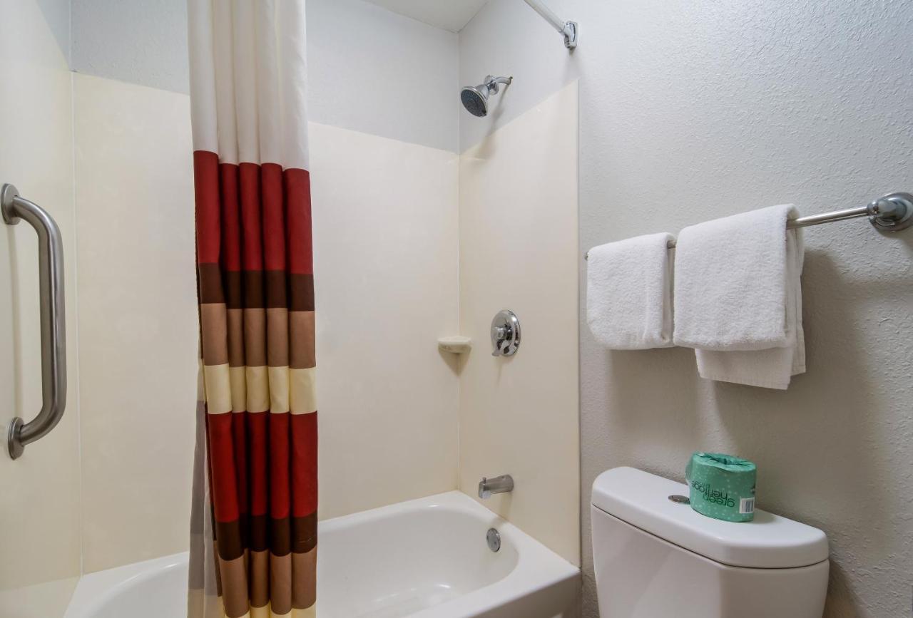Red Roof Inn Durham - Duke Univ Medical Center Екстер'єр фото