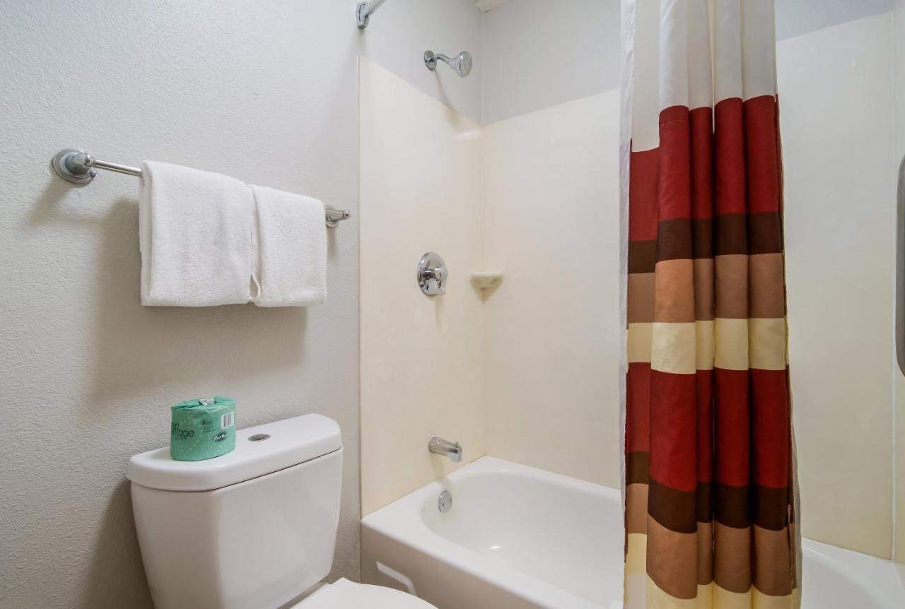 Red Roof Inn Durham - Duke Univ Medical Center Екстер'єр фото